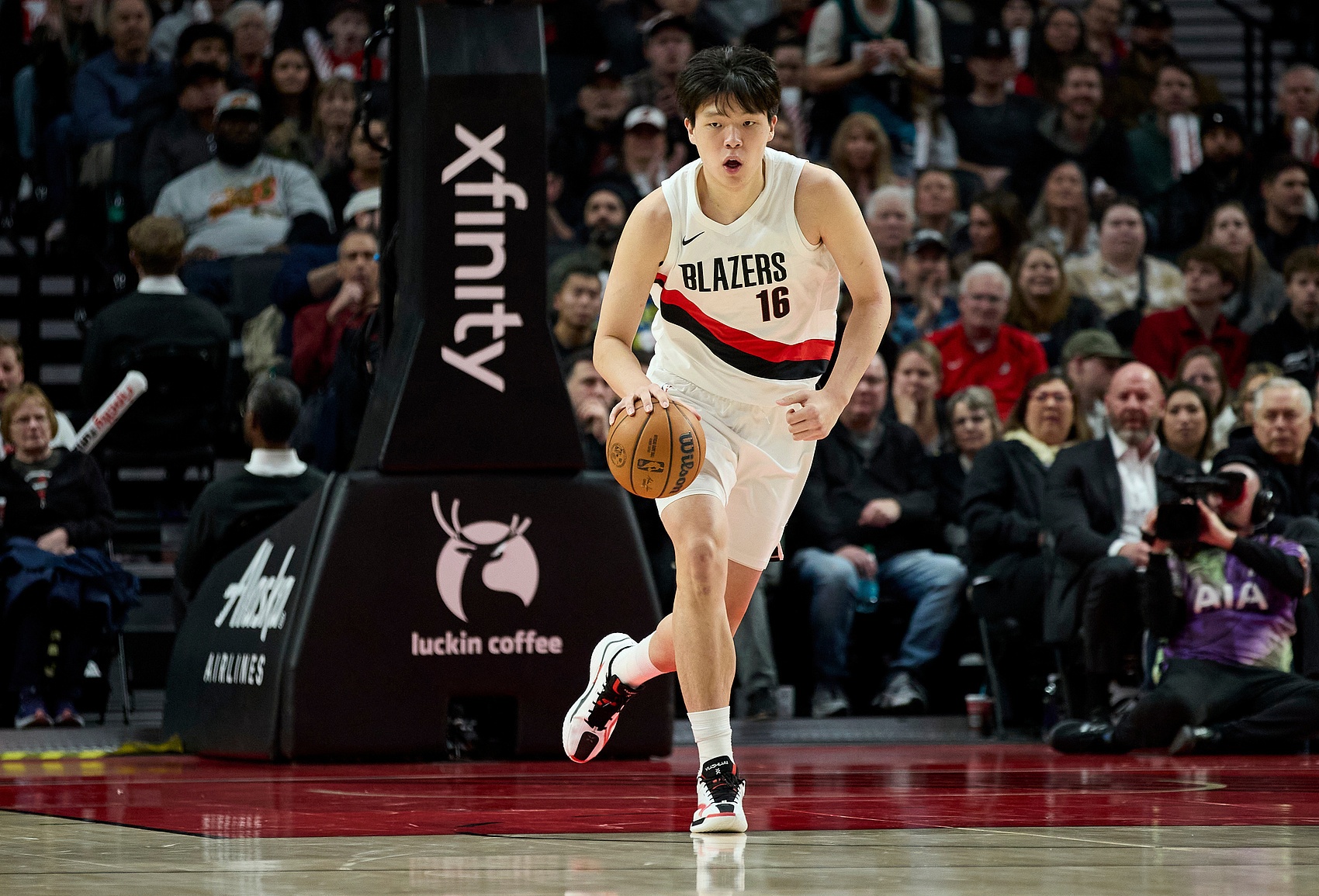 开云体育-7天6赛!杨瀚森工作室:追赶太阳的人继续冲 奔波是未来的勋章